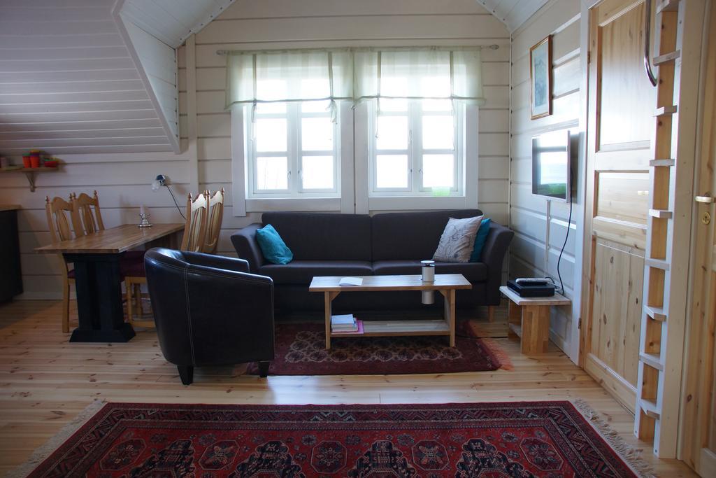 Aaroybukt Guesthouse Aroybukta Exterior foto